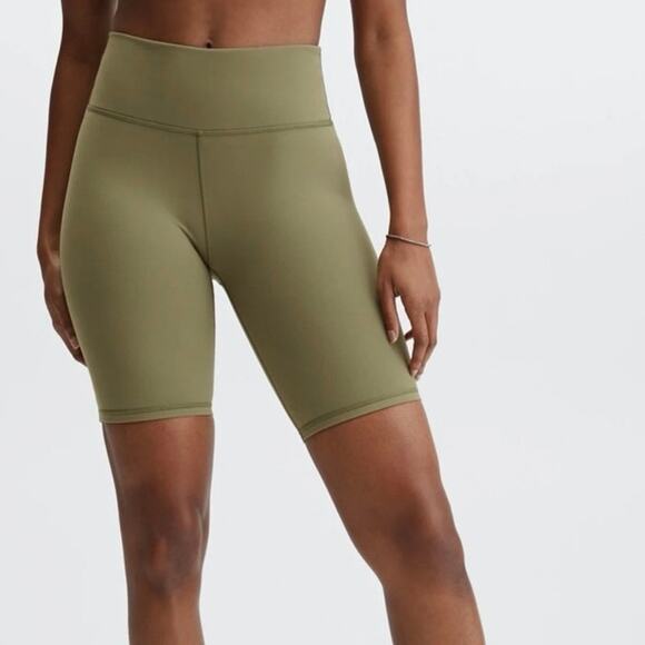 Fabletics Green Olive Powerhold Workout Exercise Bike Shorts Women’s Size XXL - Picture 1 of 10